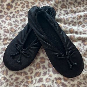 NWOT isotoner slippers, XXL 11-12